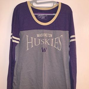 Women’s Huskies Long Sleeve